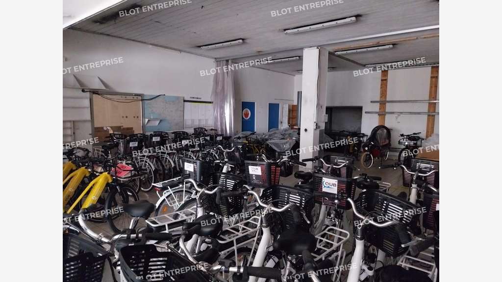 A vendre locaux d'activités 2 333m² à Quimper