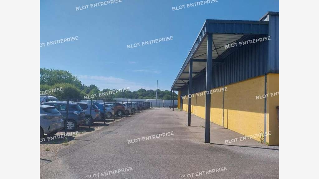 A vendre local d'activités de 885m² à Quimper