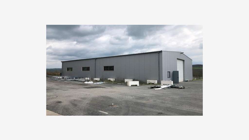 À vendre local d'activités 4 358m² à Réalmont