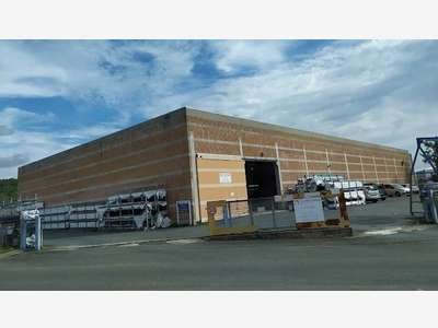 À vendre local d'activités 4 358m² à Réalmont