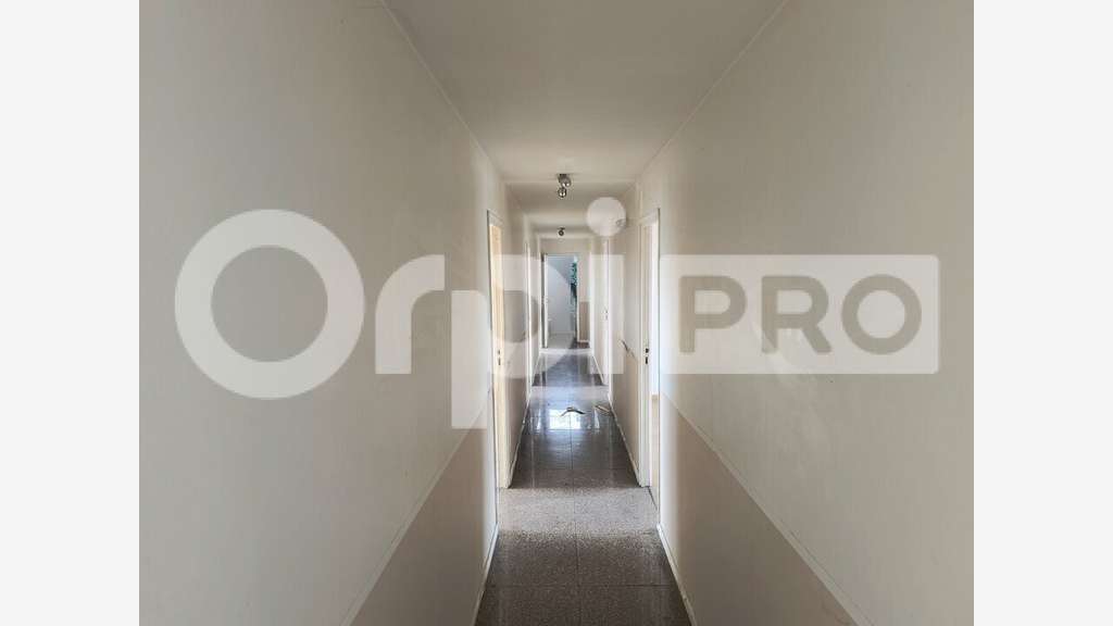 Local 650m² sur 2160m² à vendre à Reims Farman