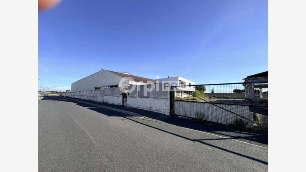 Entrepôt de 2575m² à vendre à Reims