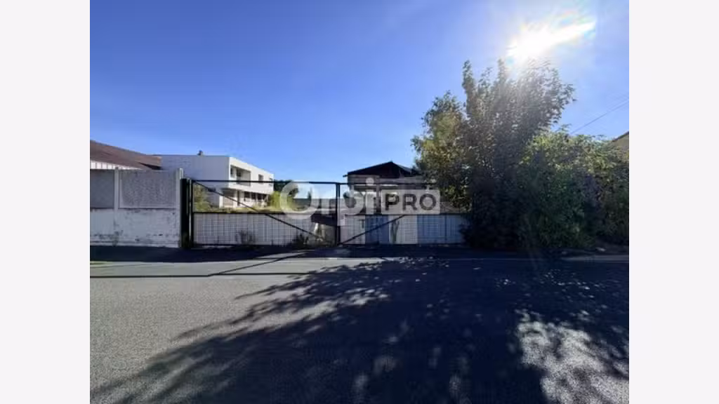 Entrepôt de 2575m² à vendre à Reims