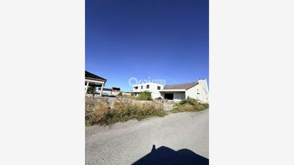 Entrepôt de 2575m² à vendre à Reims