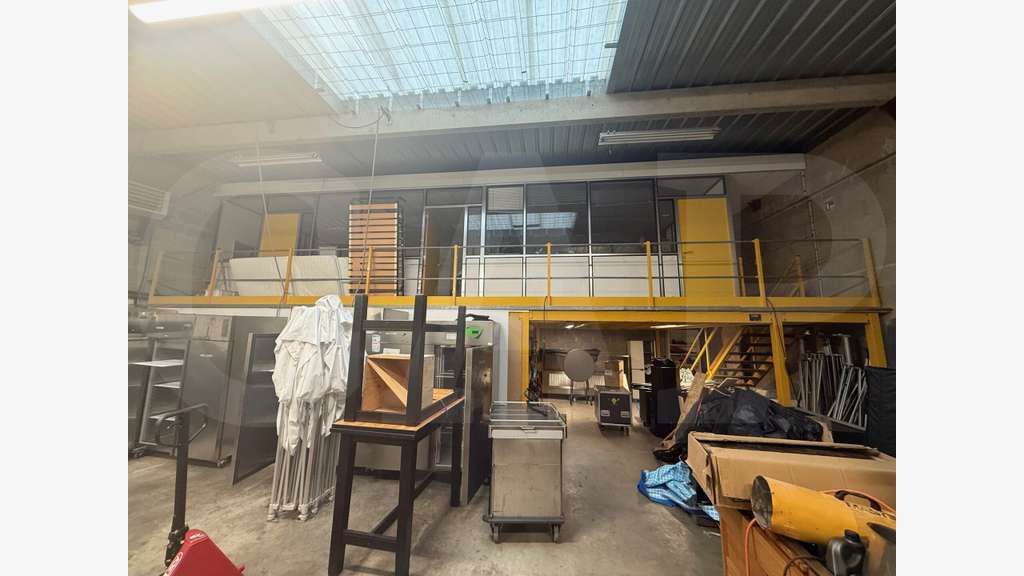 Cellule d’activités 295m² à vendre Rennes Sud Est