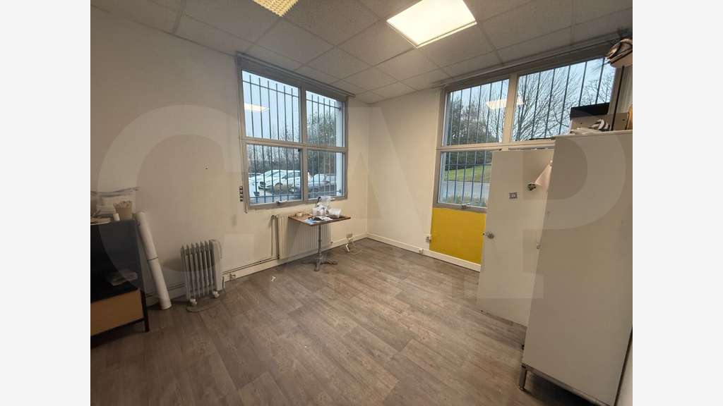 Cellule d’activités 295m² à vendre Rennes Sud Est