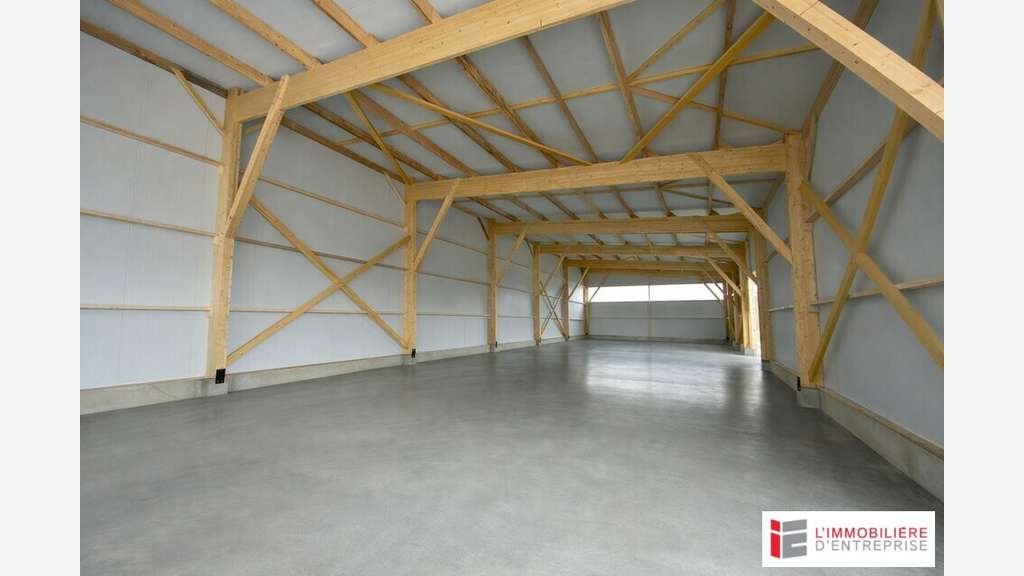 A vendre local activité 440m² Retiers ZA La Janaie