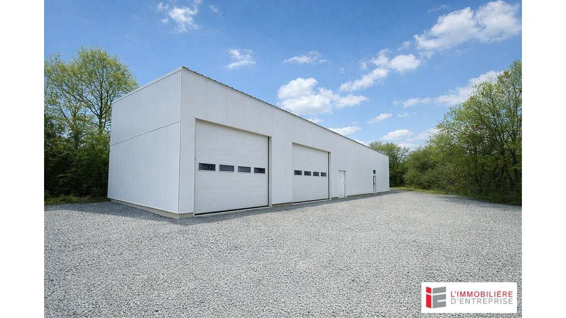 A VENDRE  LOCAL D'ACTIVITÉ  440 M²  RETIERS