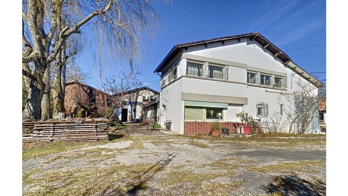 Vente local d'activités atypique 750m² à Revel