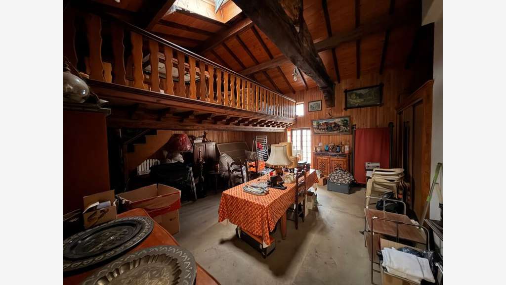 Vente locaux atypiques à rénover à Reyrieux