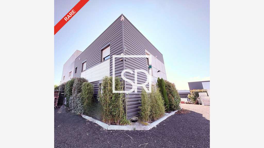 Entrepôt 620m² à vendre ZAC de Layat à Riom