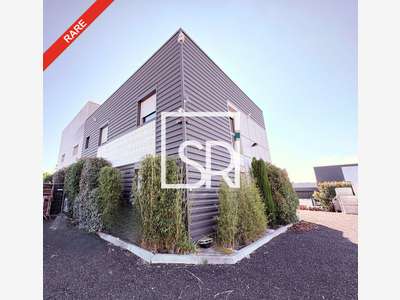 Entrepôt 620m² à vendre ZAC de Layat à Riom