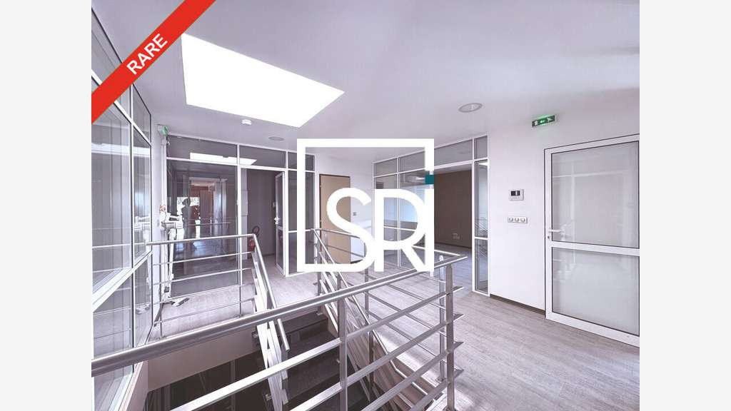 Entrepôt 620m² à vendre ZAC de Layat à Riom