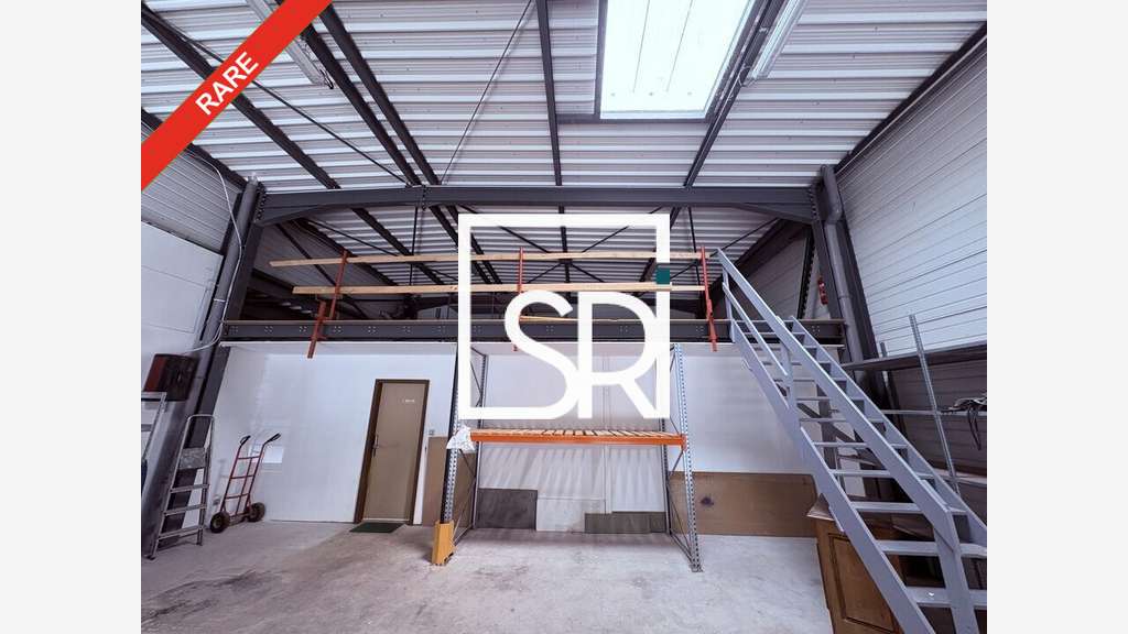Entrepôt 620m² à vendre ZAC de Layat à Riom