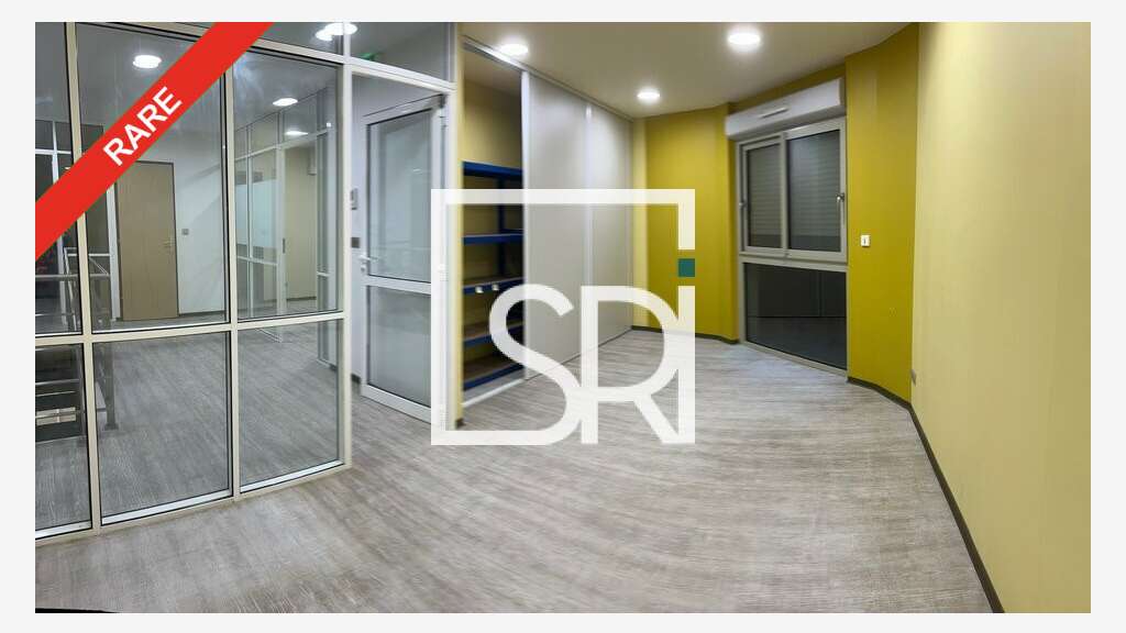 Entrepôt 620m² à vendre ZAC de Layat à Riom