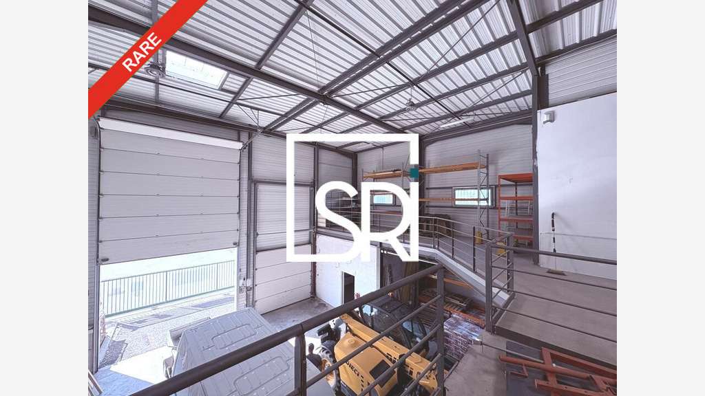 Entrepôt 620m² à vendre ZAC de Layat à Riom