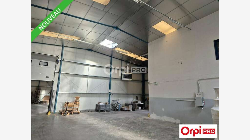 Local d'activité de 2000m² à vendre à Saint Doant