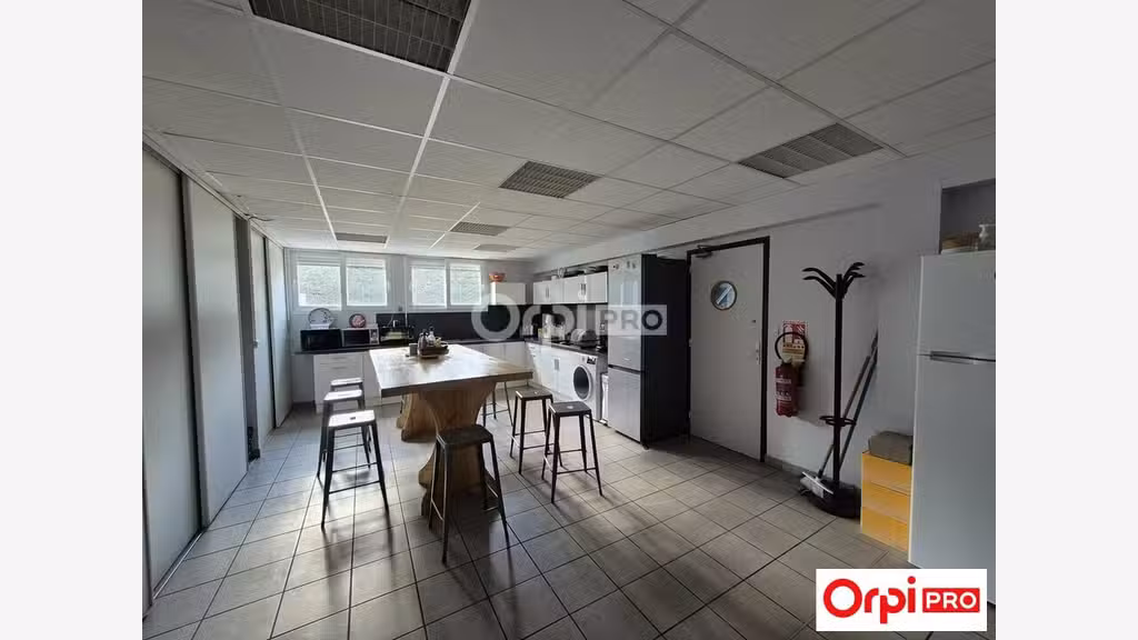 Local d'activité de 2000m² à vendre à Saint Doant