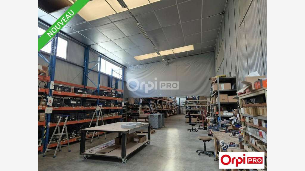 Local d'activité de 2000m² à vendre à Saint Doant