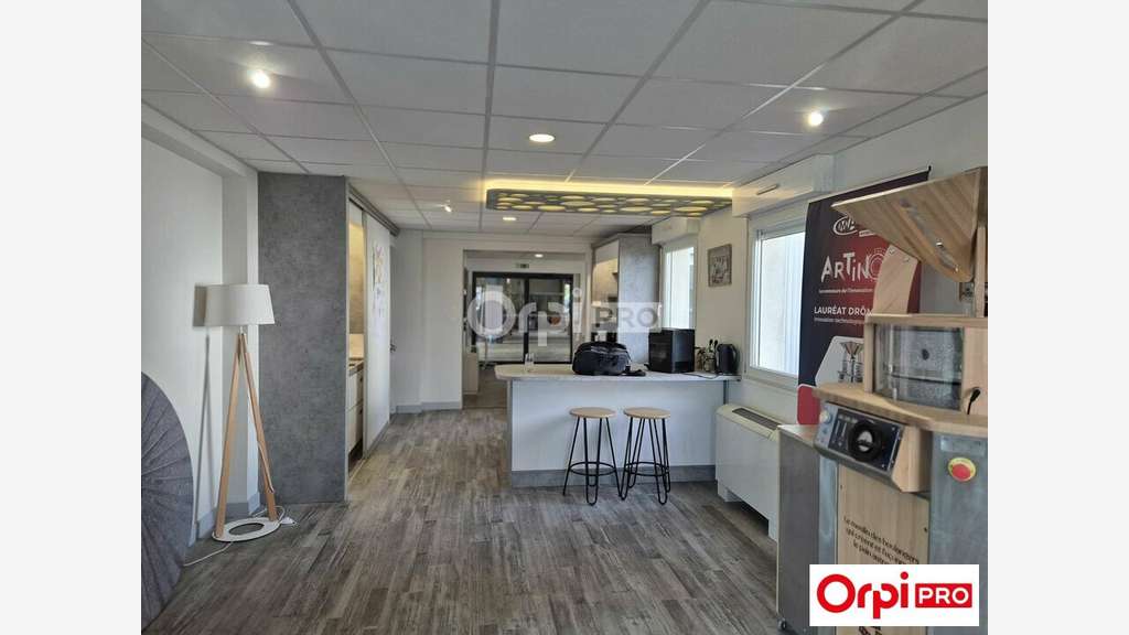 Local d'activité de 2000m² à vendre à Saint Doant