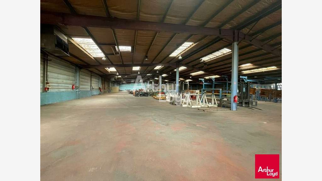 Vente local industriel 4380m² sur 1ha à Romorantin