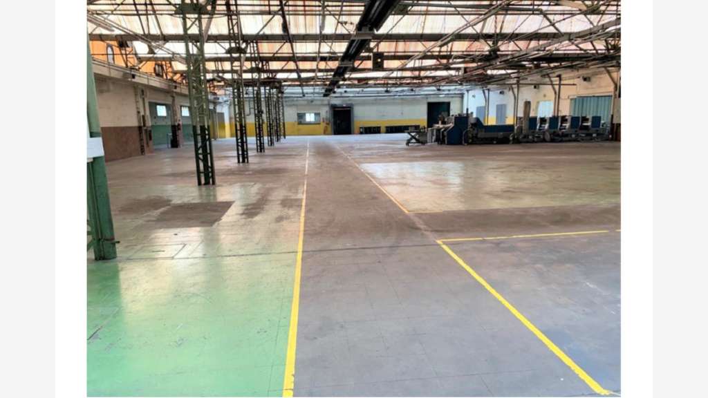 À vendre – Local Industriel de 4 400 m² à Romo