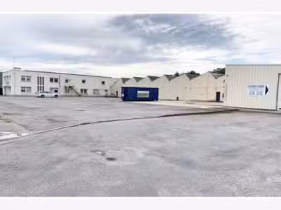 À vendre – Local Industriel de 4 400 m² à Romo