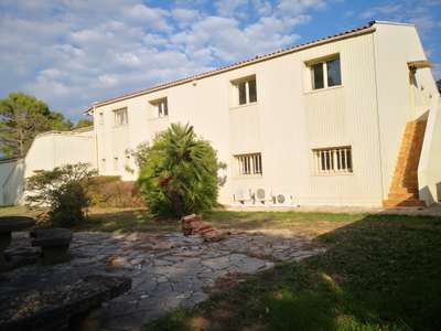 À vendre local d’activité 1300m² à Roquebrune