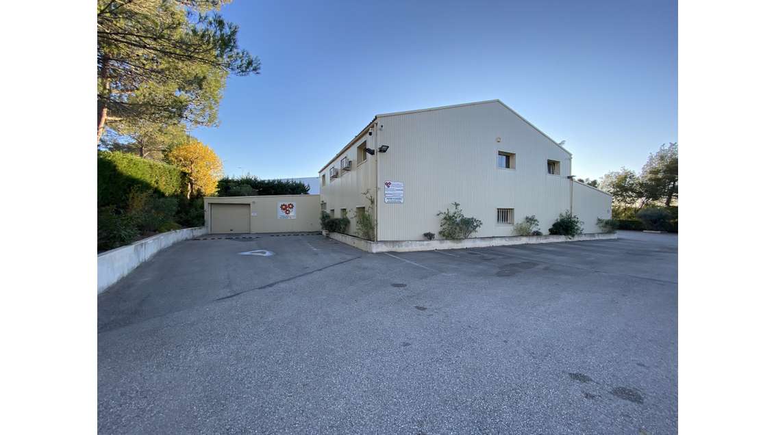 Entrepôts et bureaux 1329m² Roquebrune sur Argens