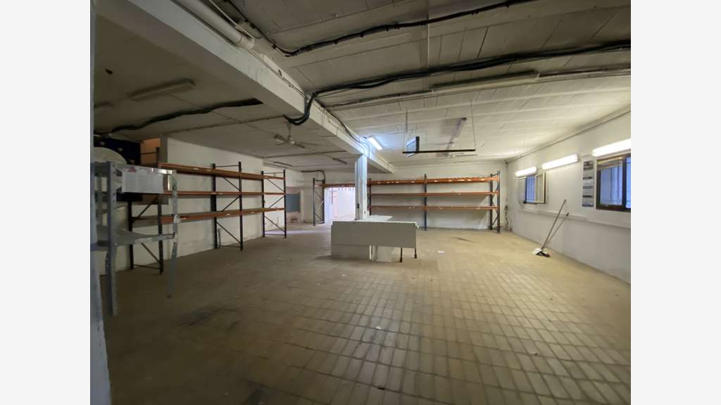 Entrepôts et bureaux 1329m² Roquebrune sur Argens