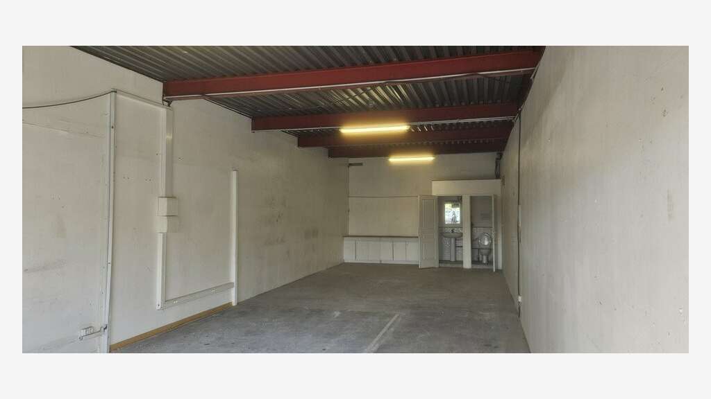AV murs d'activités 400m² à Roquebrune-sur-Argens