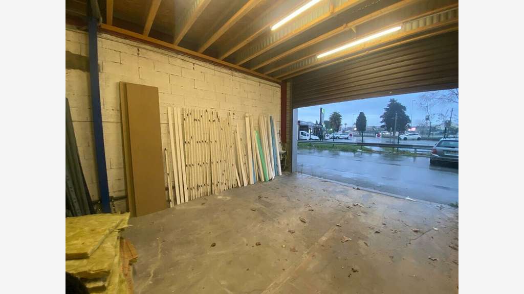 AV murs d'activités 400m² à Roquebrune-sur-Argens