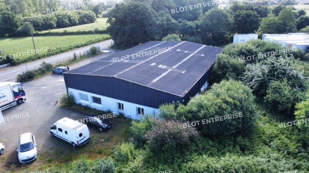 À VENDRE - LOCAL D'ACTIVITES 695 M² - ROSPEZ