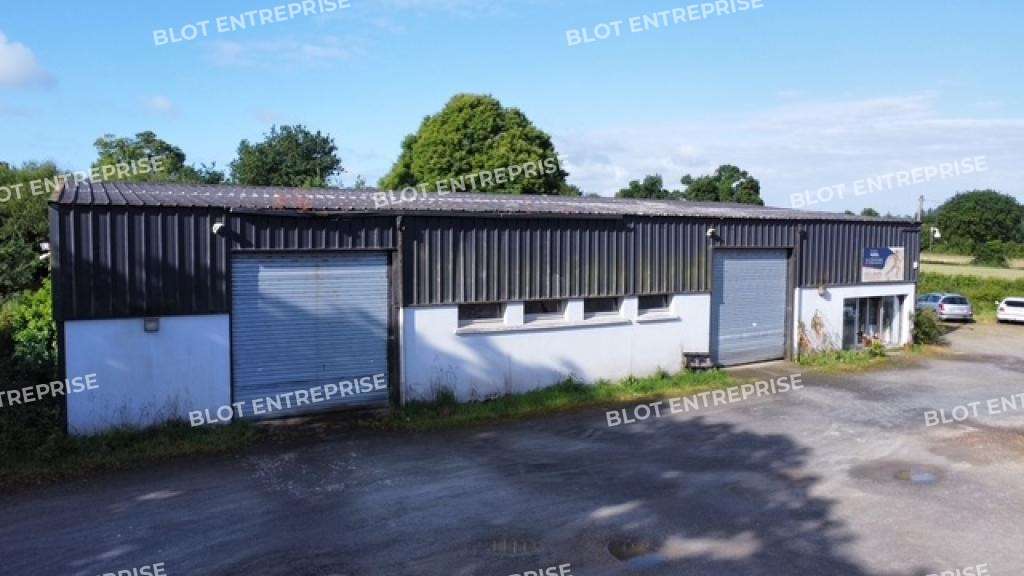 À VENDRE - LOCAL D'ACTIVITES 695 M² - ROSPEZ