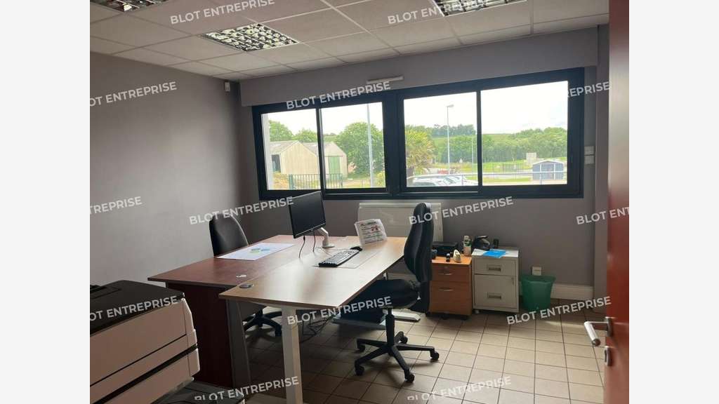 A vendre local d'activités 471m² à Rosporden