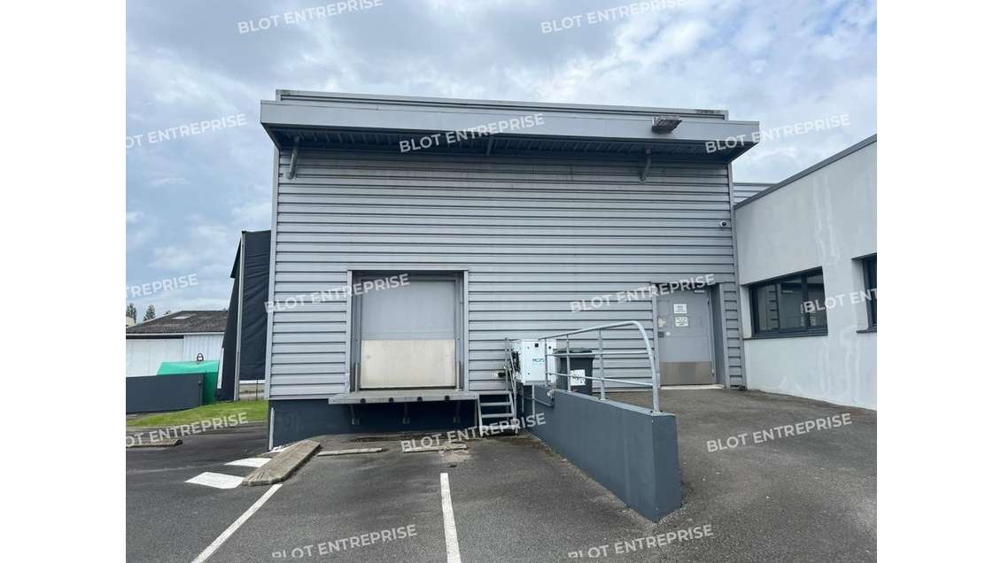 A vendre local d'activités 471m² à Rosporden