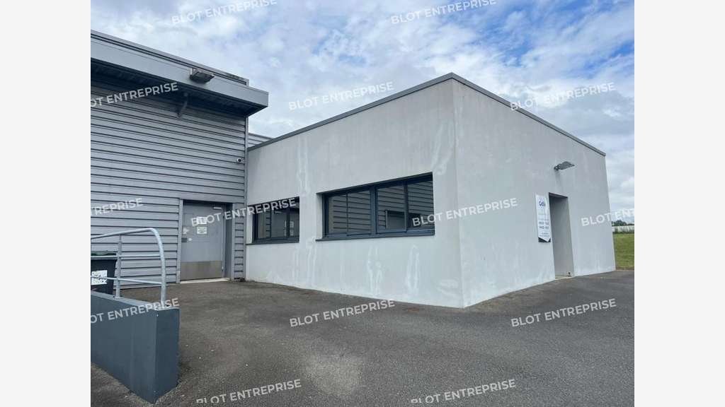 A vendre local d'activités 471m² à Rosporden