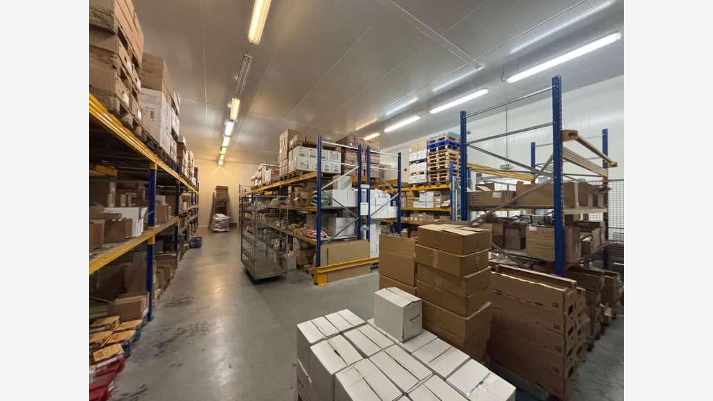 À vendre bâtiment d'activité équipé froid 350m²