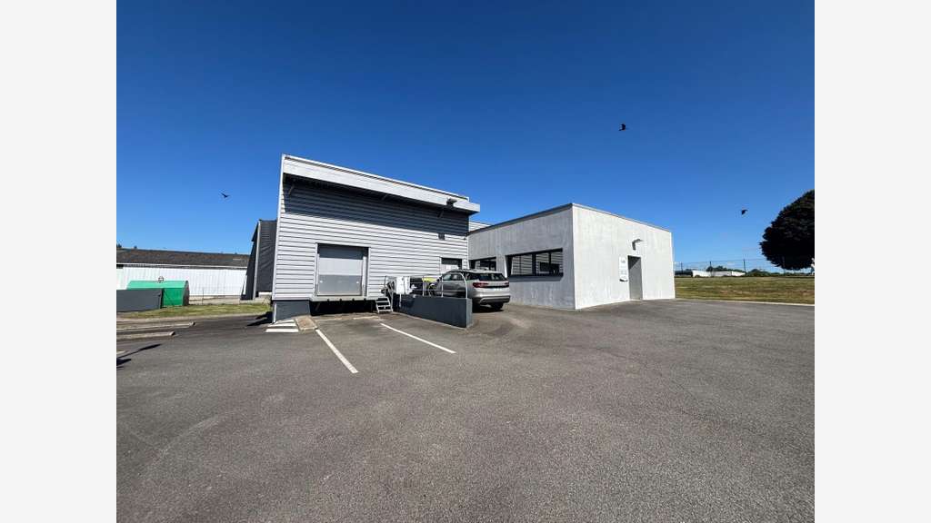 À vendre bâtiment d'activité équipé froid 350m²