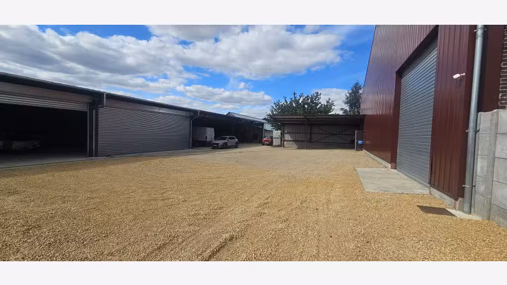 Vente local d'activités entrepôts 470m² Roye (80)