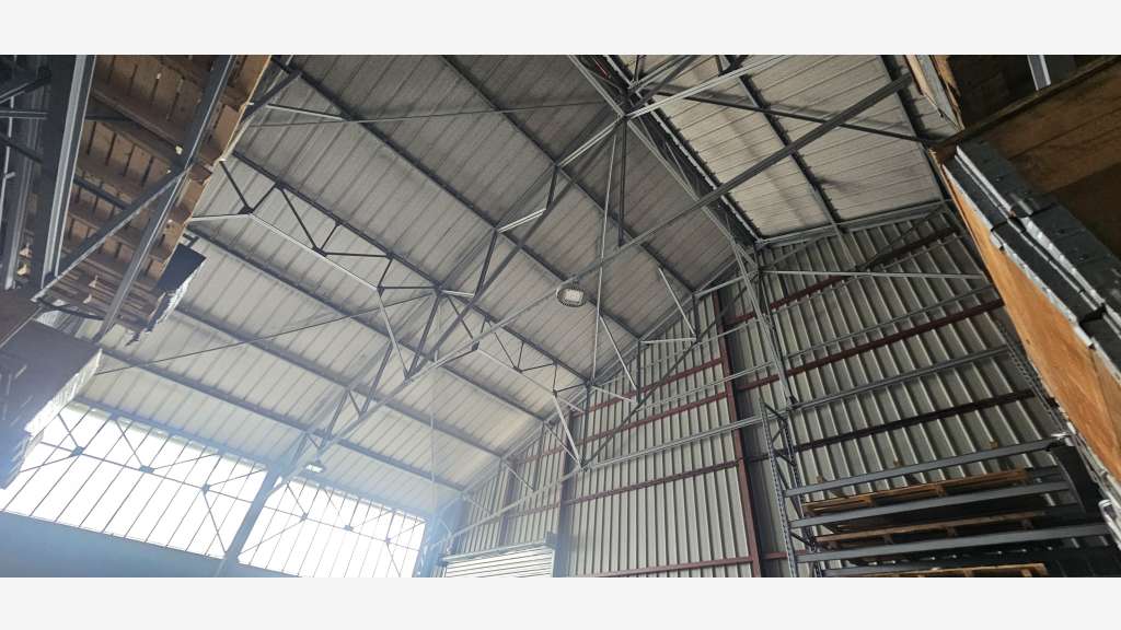Vente local d'activités entrepôts 470m² Roye (80)