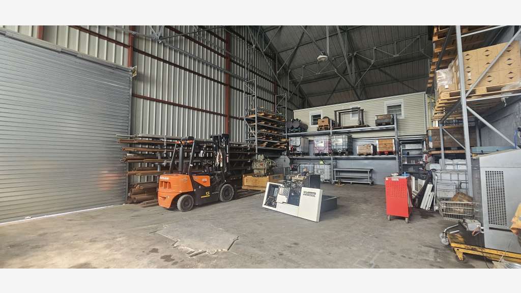 2 entrepôts à Roye 220m² et 250m² divisibles