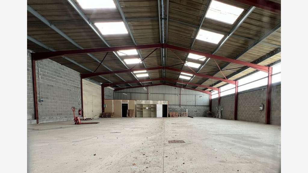Ensemble immobilier à vendre à Ruelle-sur-Touvre