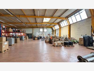 Bâtiment indépendant 2532m² à St-André-de-Corcy