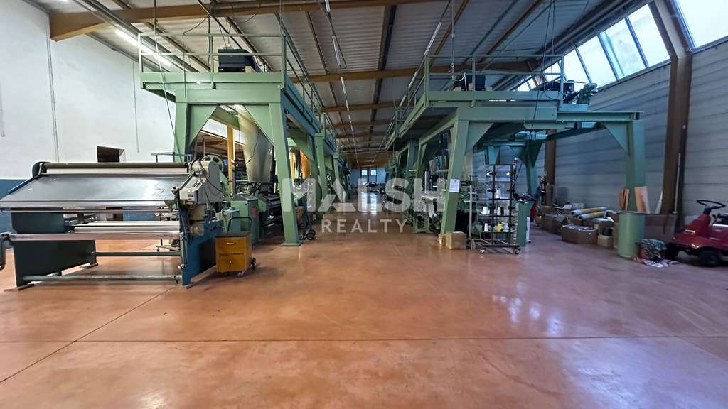 Bâtiment indépendant 2532m² à St-André-de-Corcy