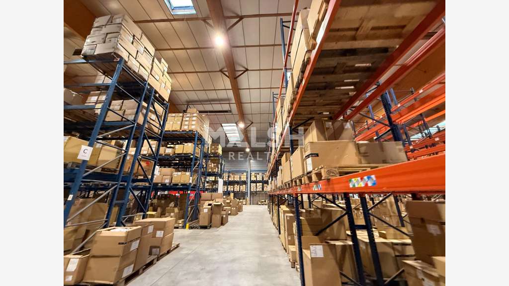 Bâtiment indépendant sur 1.1ha à St-André-de-Corcy
