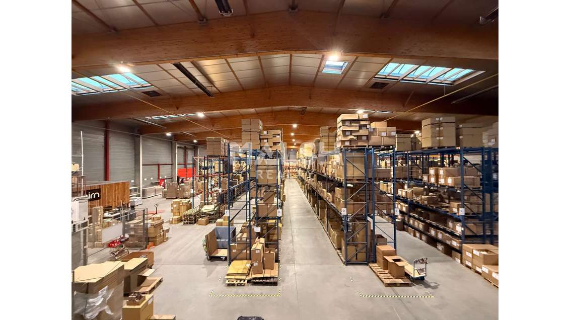 Bâtiment indépendant sur 1.1ha à St-André-de-Corcy