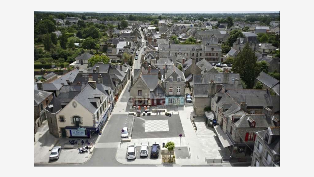 Vente local d'activité 750m² à St-Aubin-du-Cormier