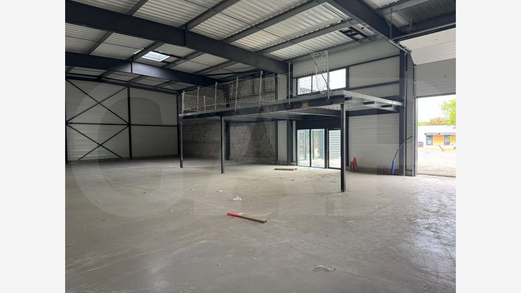 AV cellules dès 250m² axe Rennes Fougères