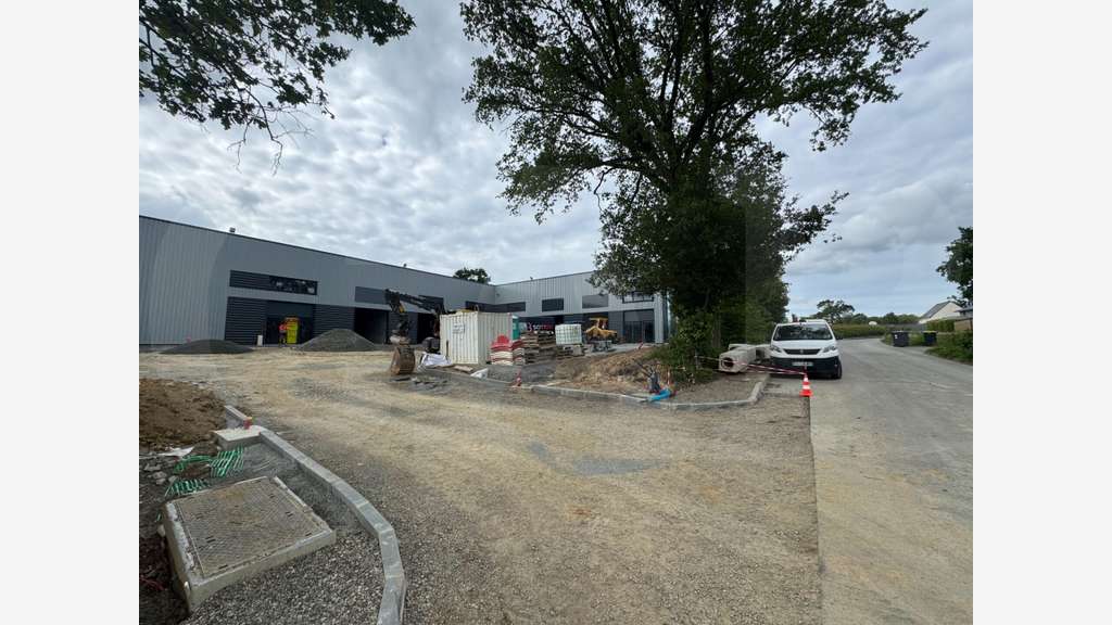 AV cellules dès 250m² axe Rennes Fougères